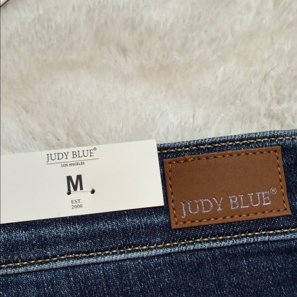 Judy Blue Deep Indigo Jean Shorts Mid Rise - Picture 3 of 6